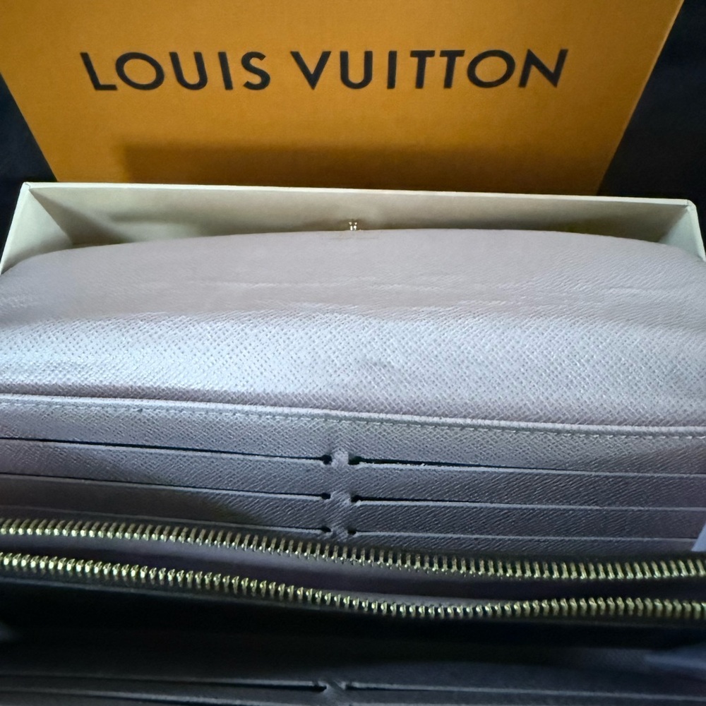 Louis Vuitton Brown Checkered Wallet - Picture 5 of 11